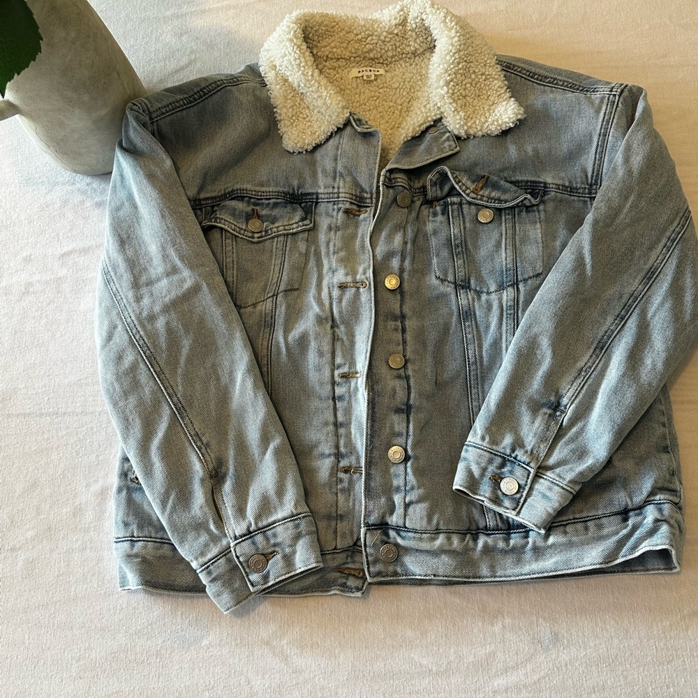 PacSun Light Blue Denim Jacket with Cream Sherpa Collar
